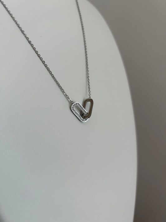 Collier argenté mousqueton strassé