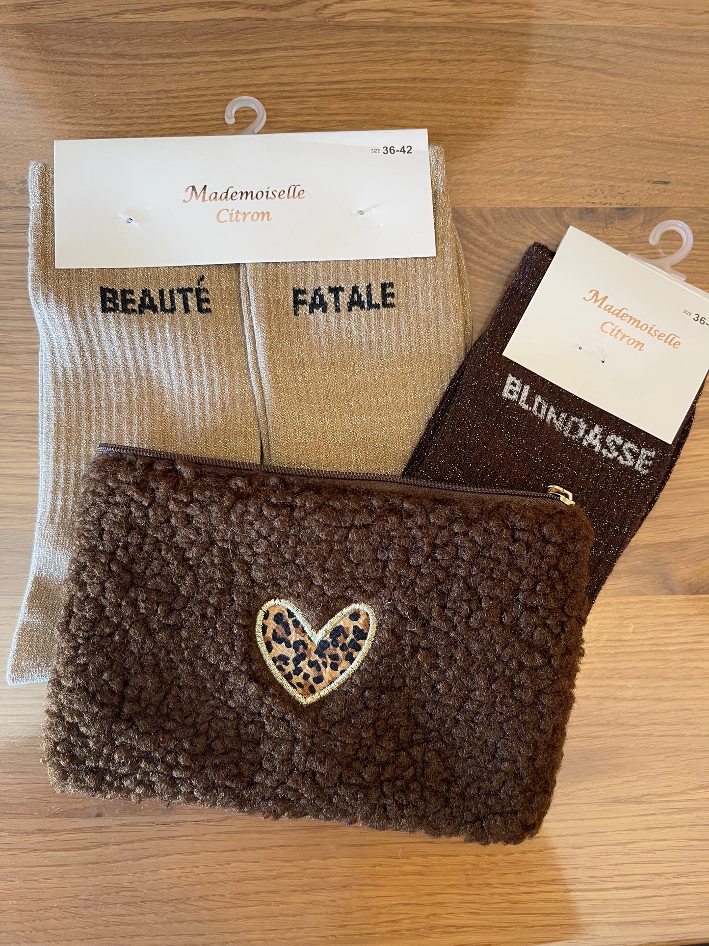 ✨ Trousse Marron Cœur Léopard 🐆 avec Chaussettes à Paillettes ✨