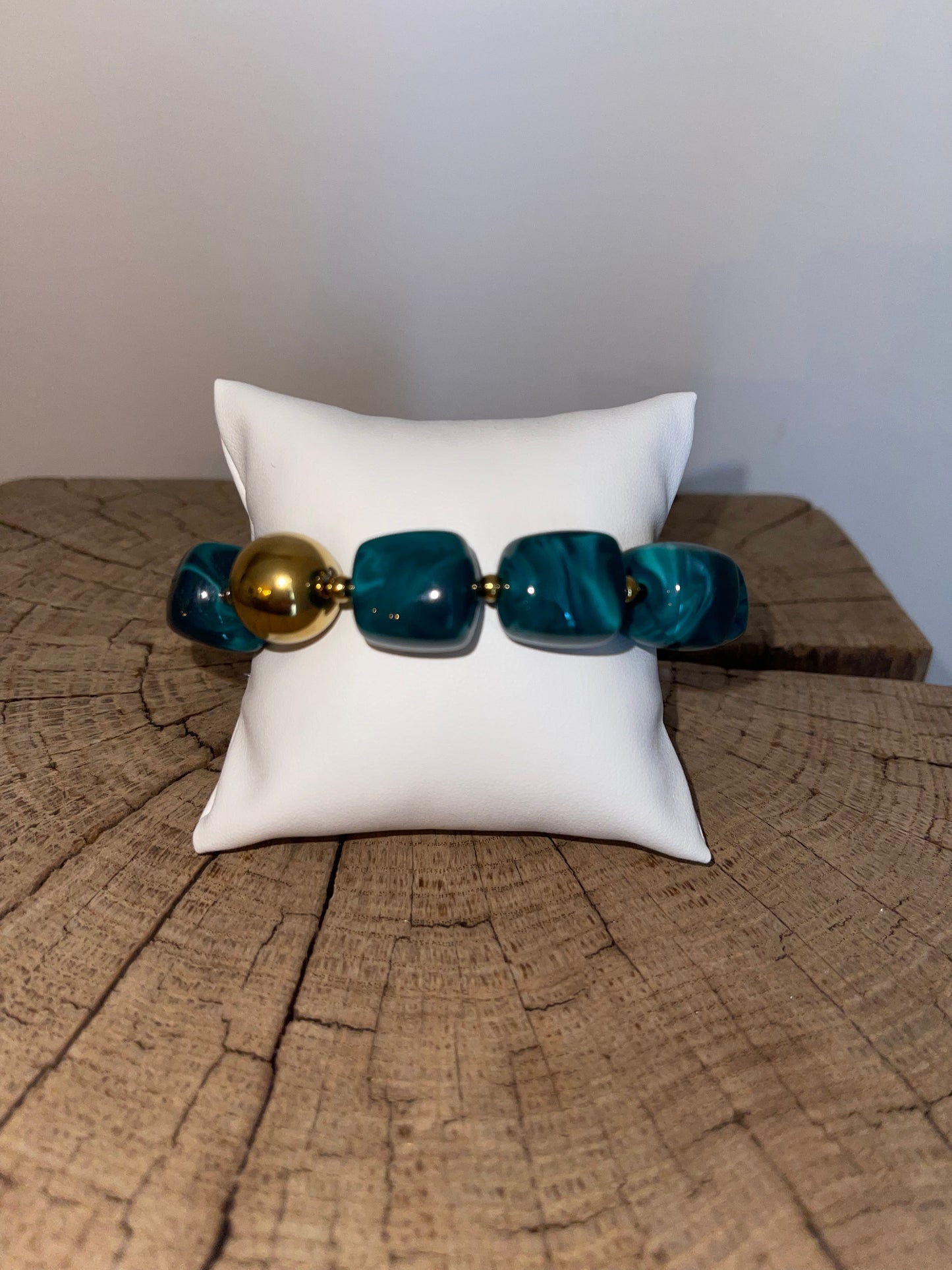 Bracelet tendance en résine vert émeraude