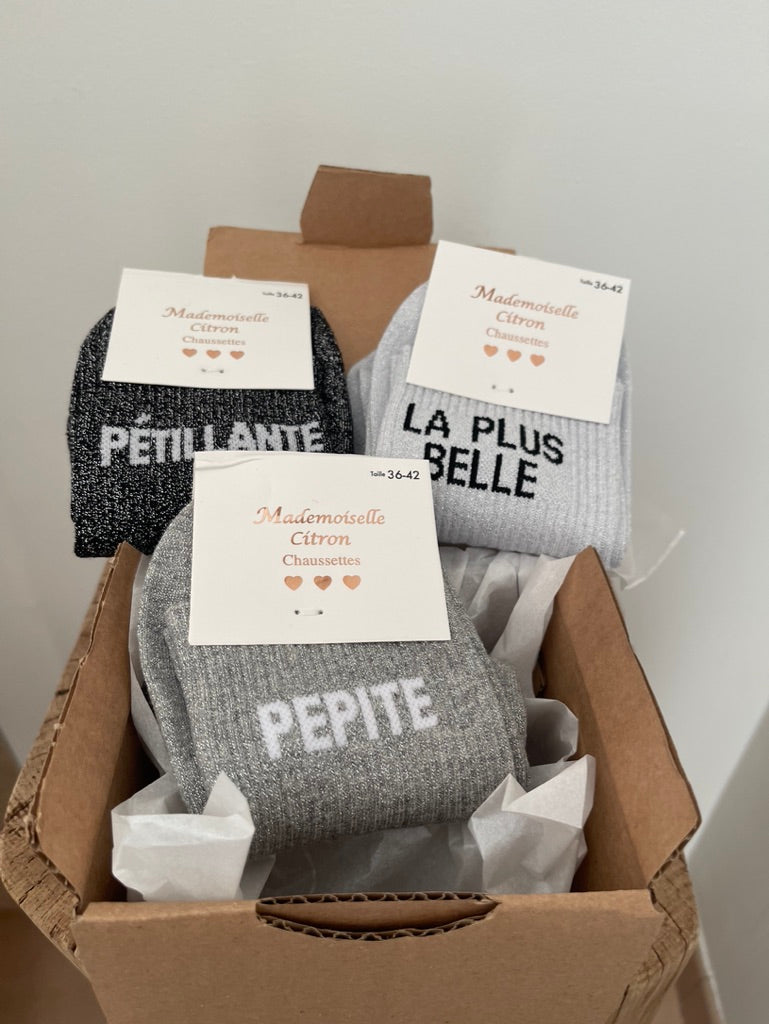 🎁 Box Cadeau - 3 Paires de Chaussettes à Messages ✨