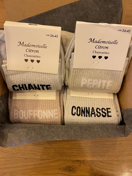 🎁 Box Cadeau - 4 Paires de Chaussettes à Messages ✨
