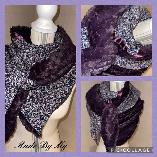 Foulard Triangle Réversible en Fausse Fourrure - Douceur & Élégance