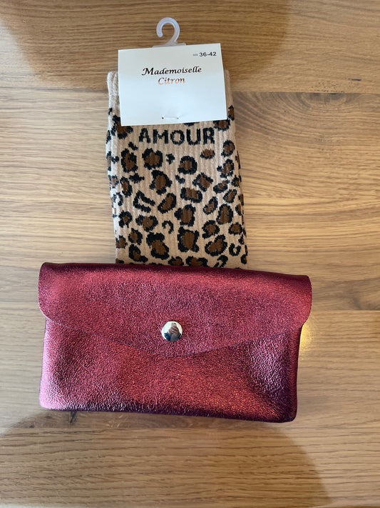 ✨ Portefeuille Cuir Bordeaux Brillant 🐆 avec Chaussettes Léopard ✨